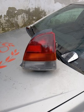 Лампа права зад toyota starlet фото №1