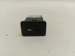 Mercedes sprinter w907 гнездо usb a2478200401 фото №1