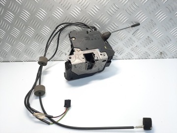 Замок двері правий 2097200235 mercedes w209 clk фото №1