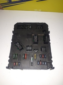 Модуль коробка bsi e02-00 peugeot citroen s118085220b 9650584680 mg фото №1