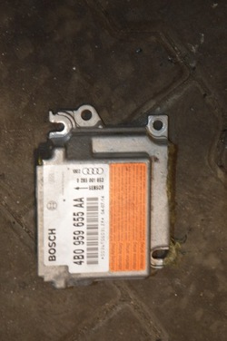 Audi a6 c5 fl датчик модуль air bag 4b0959655aa фото №1