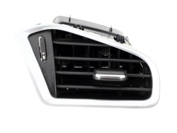 Решітка повітропровід права передня citroen c4 ii ds4 фото №1