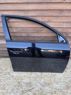 Двері праві передні перед passat b7 lc9x фото №1