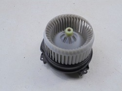 Jeep cherokee v kl вентилятор повітродувка ay62702l фото №1