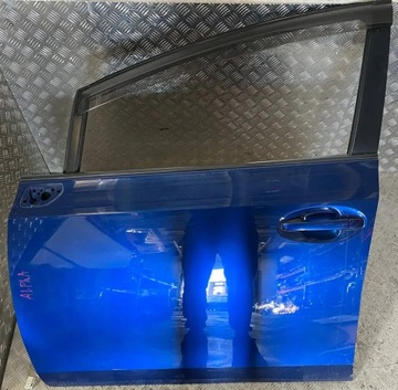 Двері передні ліві комплект toyota prius+ zvw40 2013 фото №1