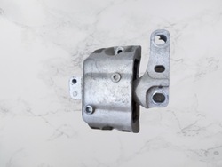 Лапи двигуна vw golf v 1.6b 98r фото №1