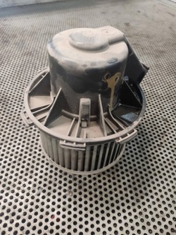 Вентилятор повітропровід mercedes sprinter w906 e7169 пошкоджений зачіп фото №1