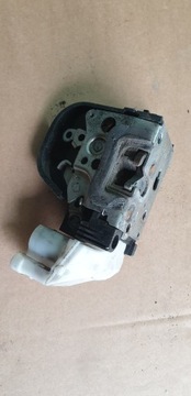 Замок двері праві перед alfa gt 6 контактів фото №1