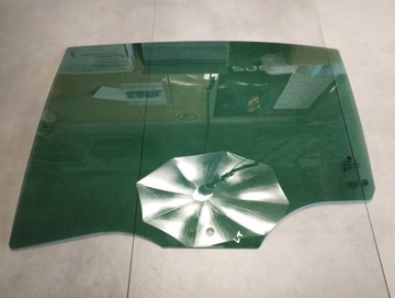 Skoda octavia mk4 2022 hb стекло левая зад 5e6845205a фото №1