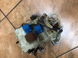 Коробка предохранителей nissan оригинальный номер 24350av700 фото №1