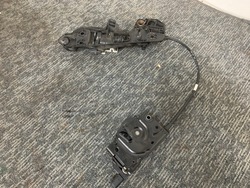 Ford mustang mach-e gt rwd 21r трос замок замка капота оригінал фото №1