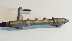 Планка впрыскивающий opel astra zafira 1.7 cdti фото №1