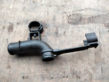 Штуцер воды mercedes clc 1.8 k a2712001352 фото №1