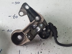 Audi a4 b7 04-07r 2.0 tfsi лапи двигуна права фото №1