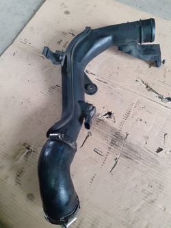 Шланг труба турбіни інтеркулер 2.0 tdi 5n0145770a фото №1