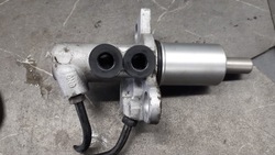 Насос гальмівна mercedes 9304125000 фото №1