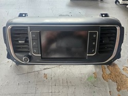 Панель екран радіо навігації 9831665880 citroen jumpy iii фото №1