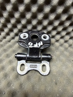 A2107200037 петля дверь нижний левый перед mercedes-benz w210 фото №1