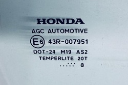 Стекло правых передних дверь honda civic viii хэтчбек fn, fk фото №1