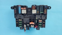 Mercedes x247 glb 200 23r коробка запобіжників a1779061102 фото №1