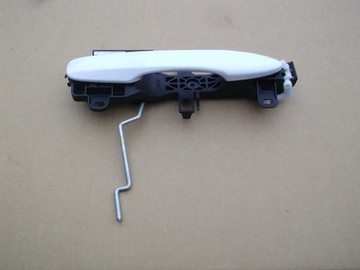 Toyota prius iv ручка двері праві перед 040 фото №1