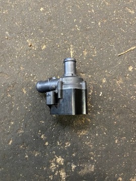 Audi q5 80a додатковий насос води 06h121601p фото №1