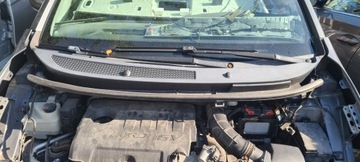 Kia venga 10- панель під лобовим склом комплект фото №1