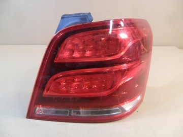 Mercedes glk x204 w204 12-15 рестайлінг лампа зад права фото №1