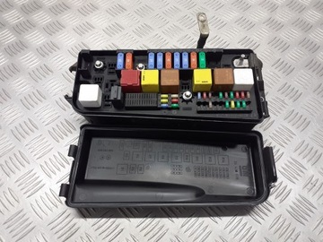 Коробка запобіжників opel vectra c 1.9 cdti 24438039 фото №1