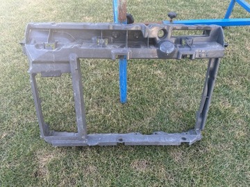 Pas переднє peugeot 207 208 2008 citroen c3 ds3 фото №1