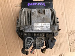 Комп'ютер блок керування двигуна peugeot partner i 03-08 1.6 0281012620 фото №1
