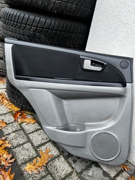 Обивка дверь fiat sedici левый зад 83741-79j10 фото №1