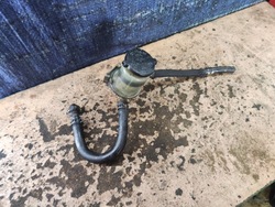 Toyota rav4 ii 2.0 d4d бачок підсилювача фото №1