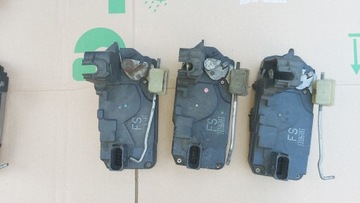 Astra h iii zafira замок правий зад 13106003 fs фото №1