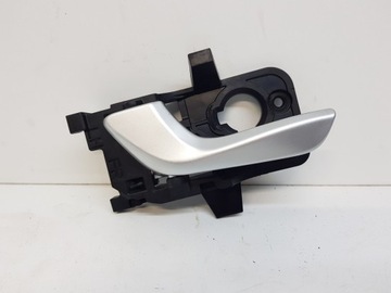 Kia rio v stonic ручка внутренняя левый перед 17- фото №1