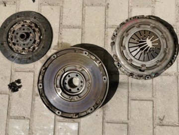 Ford c-max mk2 ii 1.6 tdci маховик з двома масами колесо двомасовий фото №1