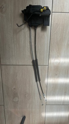 Замок двері лівий зад 2 pin 81410-1j020 hyundai i20 фото №1