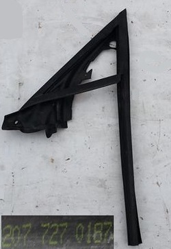 Прокладка двері лівий перед e 207 w207 2077270187 фото №1