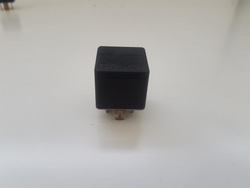 Реле автобус volvo b7r-c4 bosch 0332209204 фото №1