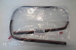 Прокладка стёкла крышки багажника зад toyota rav4 v 5 18- новая фото №1