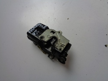 Замок двері праві зад cadillac escalade iii ext pickup 2008 рік фото №1