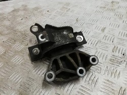 Fiat 500 подушка лапи двигателя 1.3 m-jet фото №1