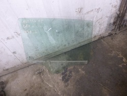 Скло бокова права зад задня opel astra 5 v k універсал 15-20 фото №1