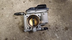 Mazda 3 09-13 bl 1.6 b дроссельная заслонка z67713640 фото №1