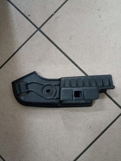 Держатель пластик крышки левый зад задней jeep wrangler jl 68251541ad фото №1