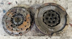 Bmw 3 f30 2.0 колесо двомасовий 7638307 притиск фото №1