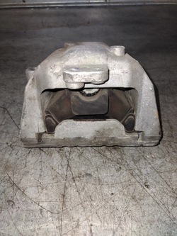 Лапи двигателя seat leon i 1j0199262cp фото №1