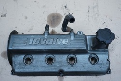 Suzuki vitara кришка клапанів головки 1,6 16v 95r фото №1