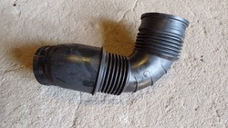 Opel insignia a 2.0 cdti шланг воздуха фото №1