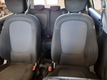 Hyundai i20 i рестайлинг сиденья передние европа фото №1